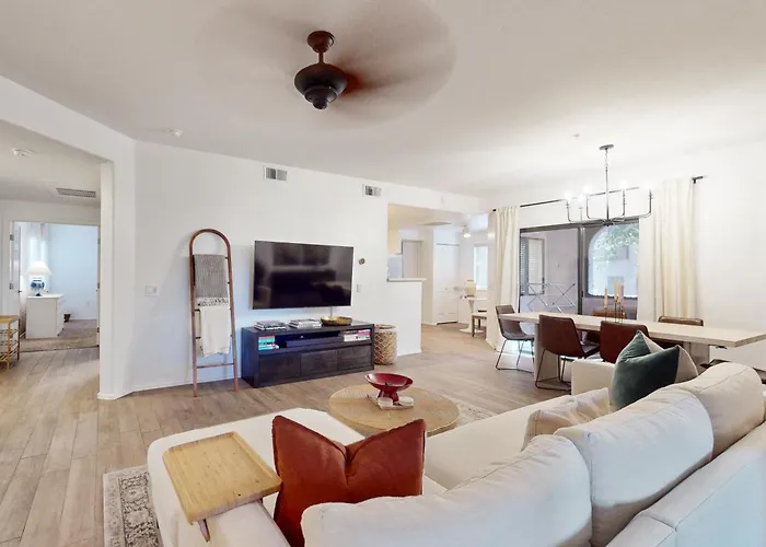 Desert Chic Retreat *